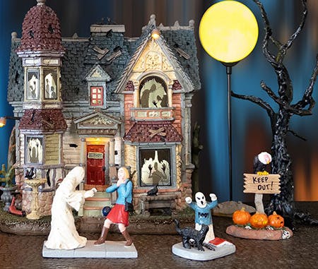 Lemax Spooky Town